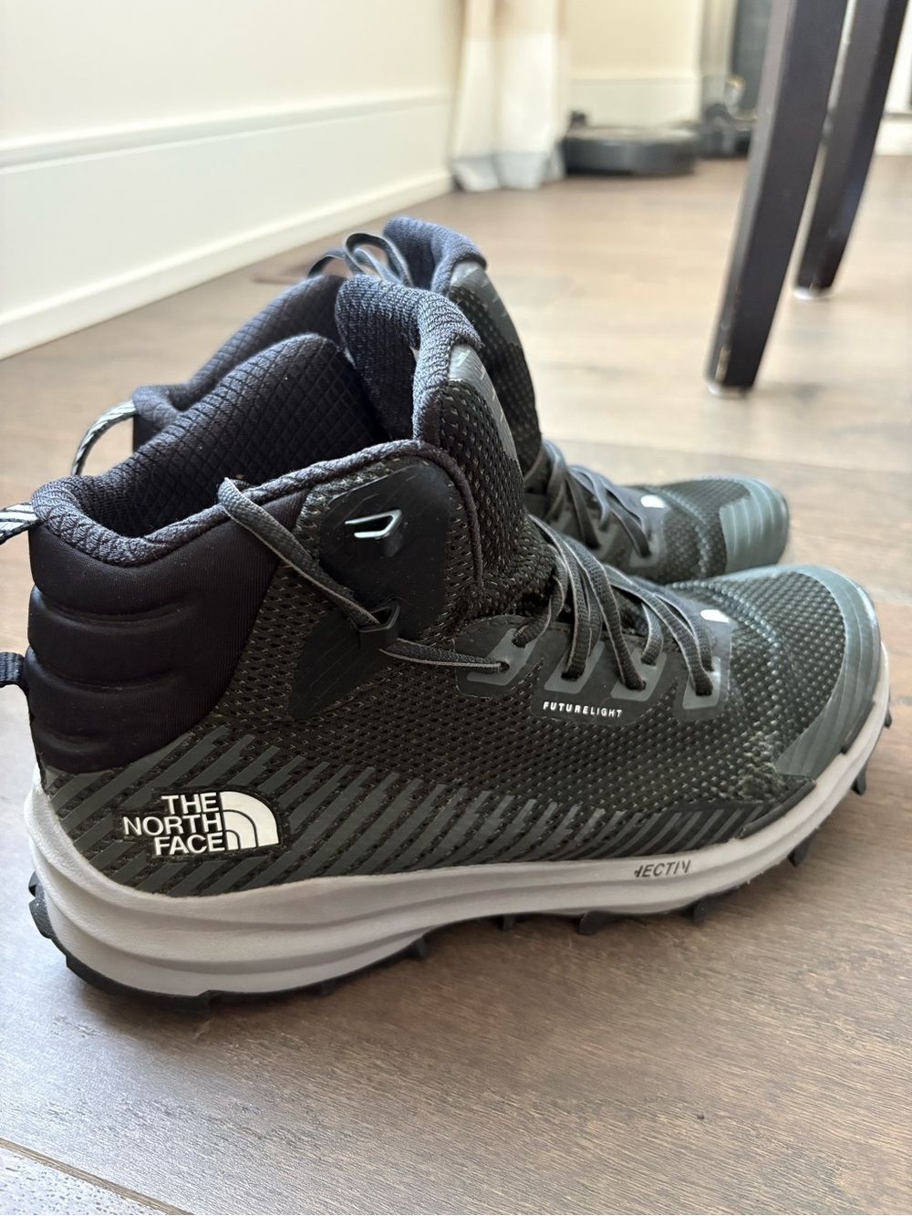 The North Face Men's Black and Gray VECTIV FastPack Mid FUTURELIGHT Hiking Boots - Picture 3 of 11